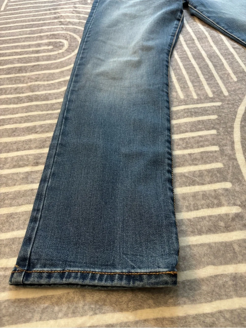 Lucky Brand Jeans, Vintage Straight, 30x32, W30, L32, Medium Blue Wash Denim